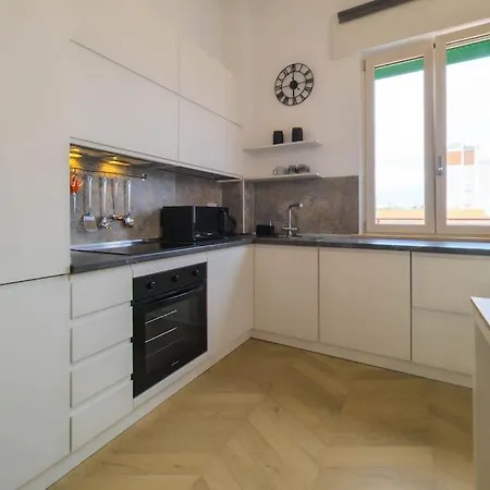 Apartment -5 Min A Piedi Dal Mare- Wifi Ac Centro Citta By Wehostyou
